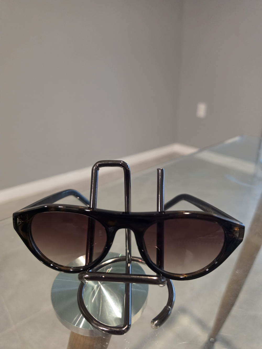 Classic Black Cat-Eye Sunglasses - Black